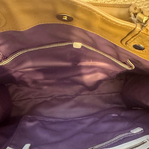 Henri Bendel Bag - Picture 9 of 12